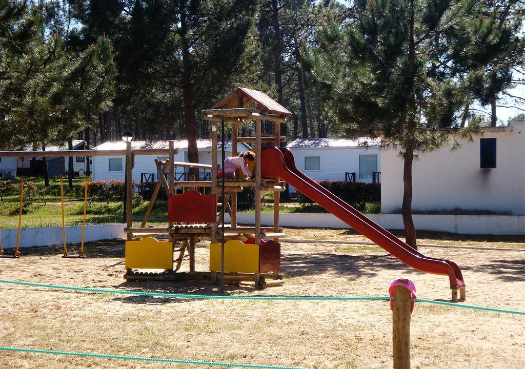 Отель Parque De Campismo Orbitur Sitava Milfontes Malhadinhas Экстерьер фото